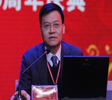 中國(guó)科學(xué)院院士、西北生態(tài)環(huán)境資源研究院常務(wù)副院長(zhǎng)、我國(guó)著名寒區(qū)土木工程專(zhuān)家、博士生導(dǎo)師賴(lài)遠(yuǎn)明教授就“寒區(qū)道路熱學(xué)特性分析方法和凍害防治技術(shù)”?與嘉賓、校友和師生分享了自己獨(dú)特的見(jiàn)解