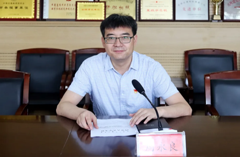 黨委委員、副院長(zhǎng)    周永良