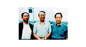 楊金泉、劉俊謙與聯(lián)合國副秘書長的合影